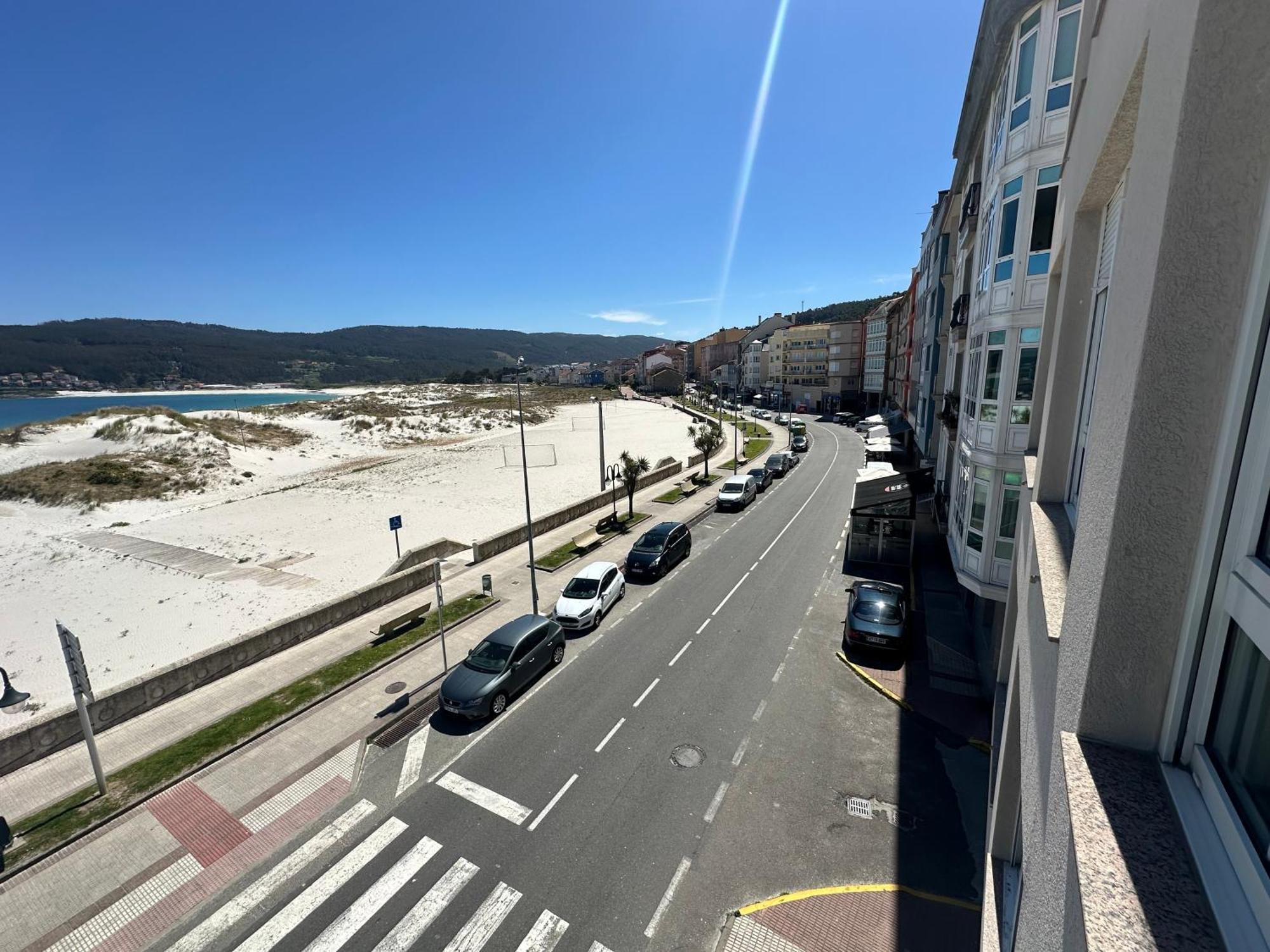 A Terraza Pequena By Oktheway Appartement Laxe Buitenkant foto